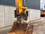 2018 JCB 220X Crawler Excavator