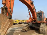 Doosan DX500LC-7 excavator, front three-quarter view
