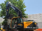 Hyundai R225LC-9 Crawler Excavator