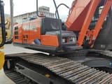 Гусеничный экскаватор Hitachi ZX200, 2023