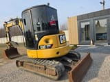 Crawler Excavator Caterpillar (2014)