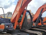 Гусеничный экскаватор Hitachi ZX200, 2023
