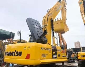 2015 Komatsu PC220-8 Crawler Excavator