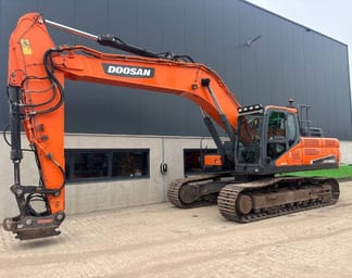 2017 Doosan DX300LC-5 Crawler Excavator