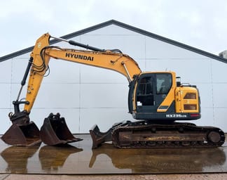 Hyundai HX235 LCR - Extra Bucket / Automatic Greasing (2018)