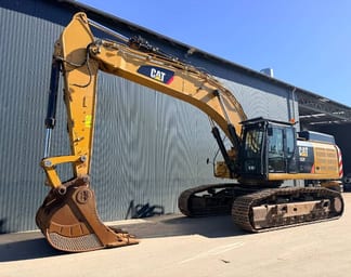2017 Caterpillar 352F Crawler Excavator