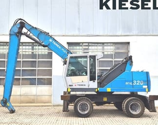 2016 Fuchs MHL320D Material Handler