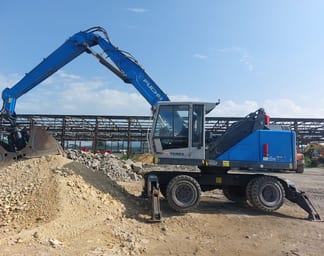 2017 Fuchs MHL320 Material Handler