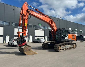 2019 Hitachi ZX300LC-6 Crawler Excavator