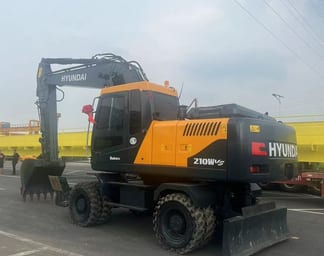 2023 Hyundai R210W Wheel Excavator