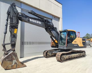 2016 Volvo EC220ENL Crawler Excavator