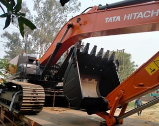 2025 Hitachi ZX220 LC Crawler Excavator