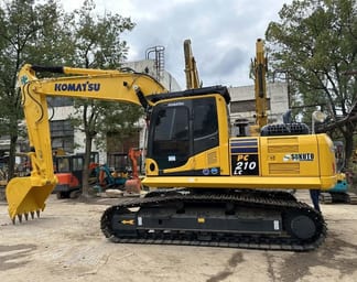 2022 Komatsu PC210-8 Crawler Excavator