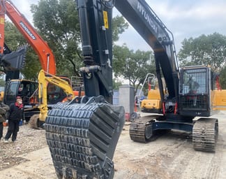 2018 Hyundai R220LC-9S Crawler Excavator
