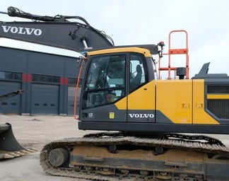 2020 Volvo EC220E Crawler Excavator