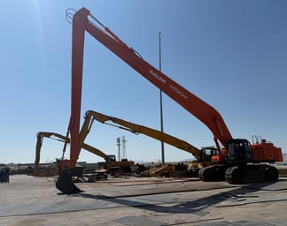 Hitachi ZX670 Crawler Excavator