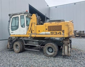 2011 Liebherr A934C Material Handler