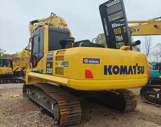 2022 Komatsu PC220 Crawler Excavator
