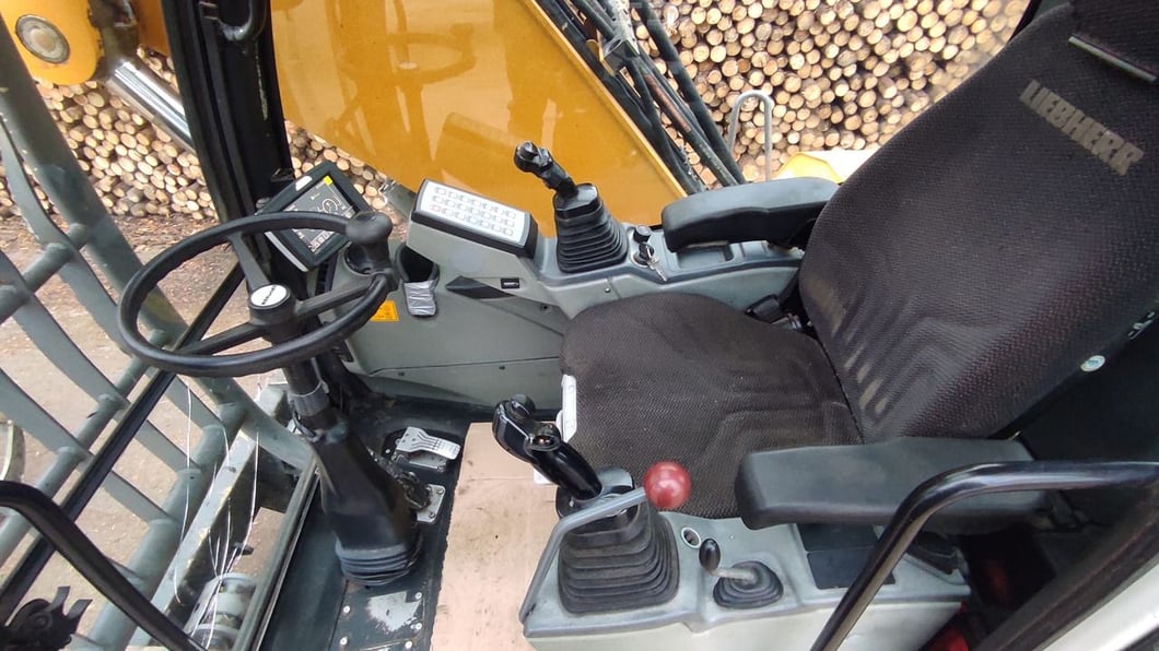 2015 Liebherr LH35 M Material Handler