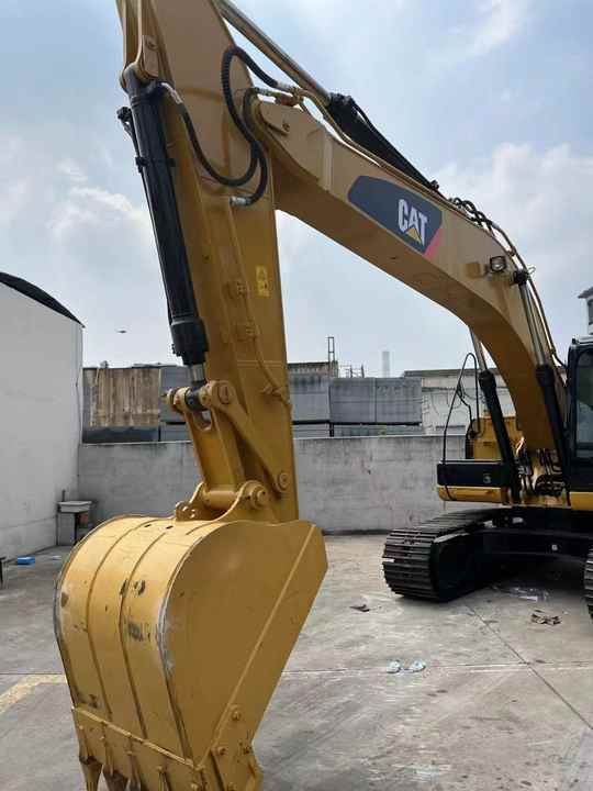 2022 Caterpillar 320D2 Crawler Excavator