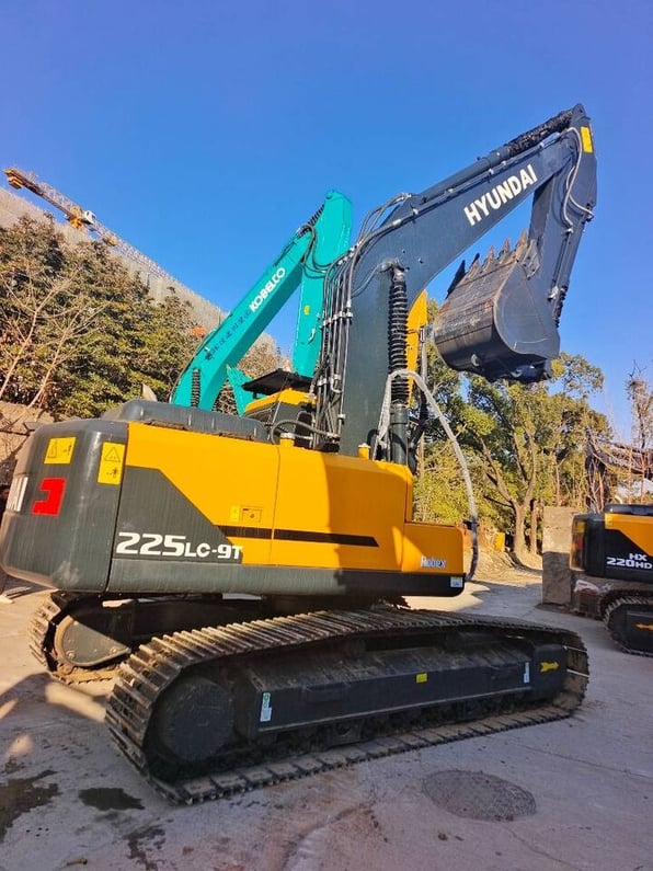 2025 Hyundai R225LC-9T Crawler Excavator