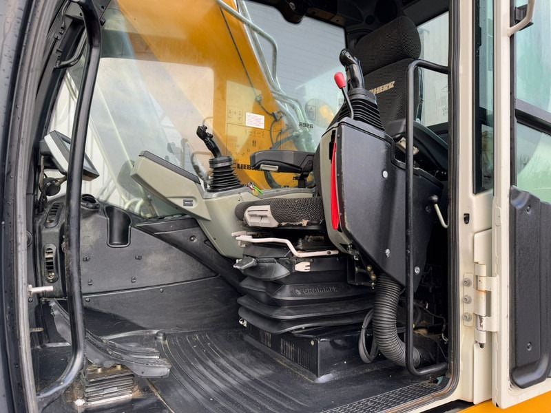 2018 Liebherr R926 LC Crawler Excavator