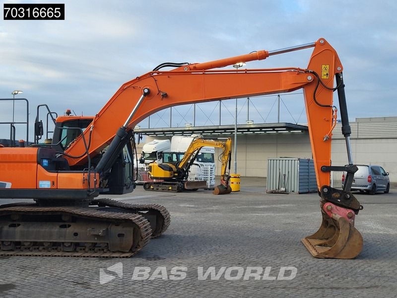 2020 Doosan DX225LC-5 Crawler Excavator