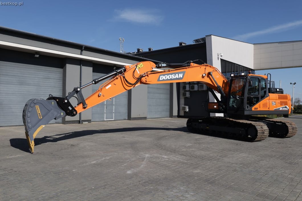 2022 Doosan DX225LC-7 Crawler Excavator