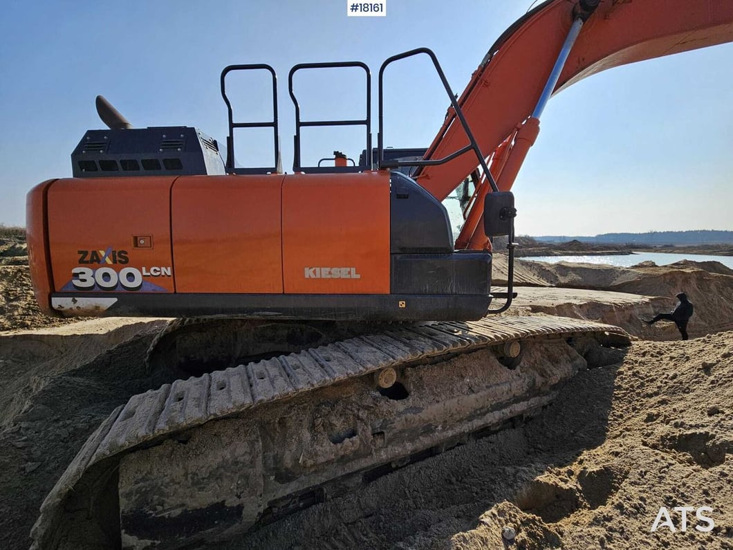 2020 Hitachi ZX300LCN-6 Crawler Excavator