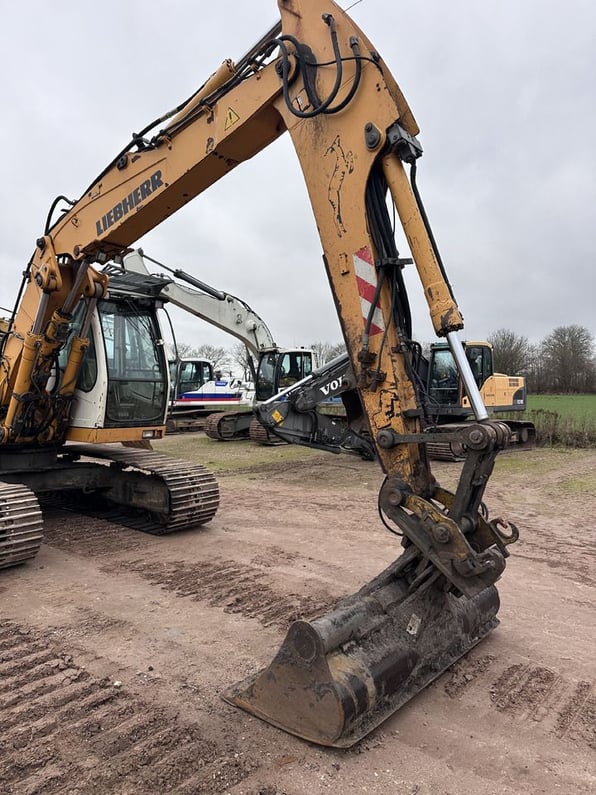 2011 Liebherr R900C LITRONIC Crawler Excavator