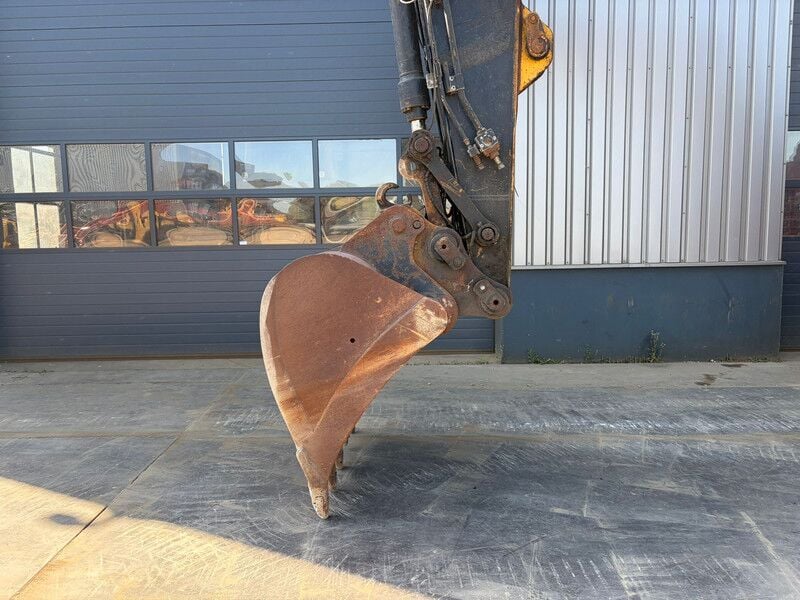 2018 Caterpillar 325FL Crawler Excavator