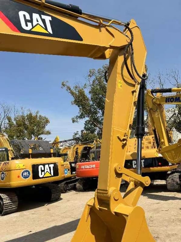 2015 Caterpillar 323DL Crawler Excavator