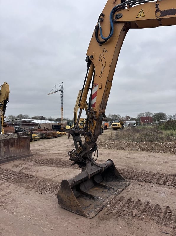 2011 Liebherr R900C LITRONIC Crawler Excavator