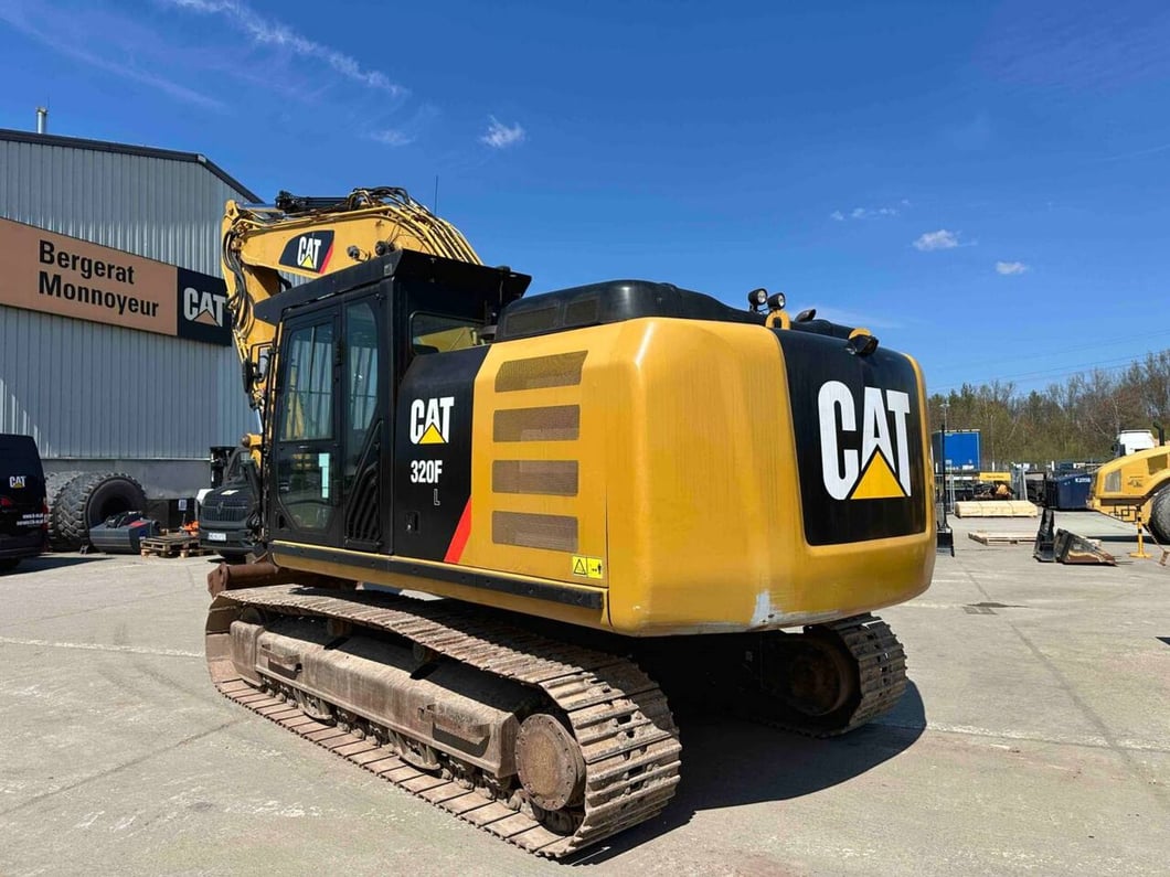 2017 Caterpillar 320FL Crawler Excavator