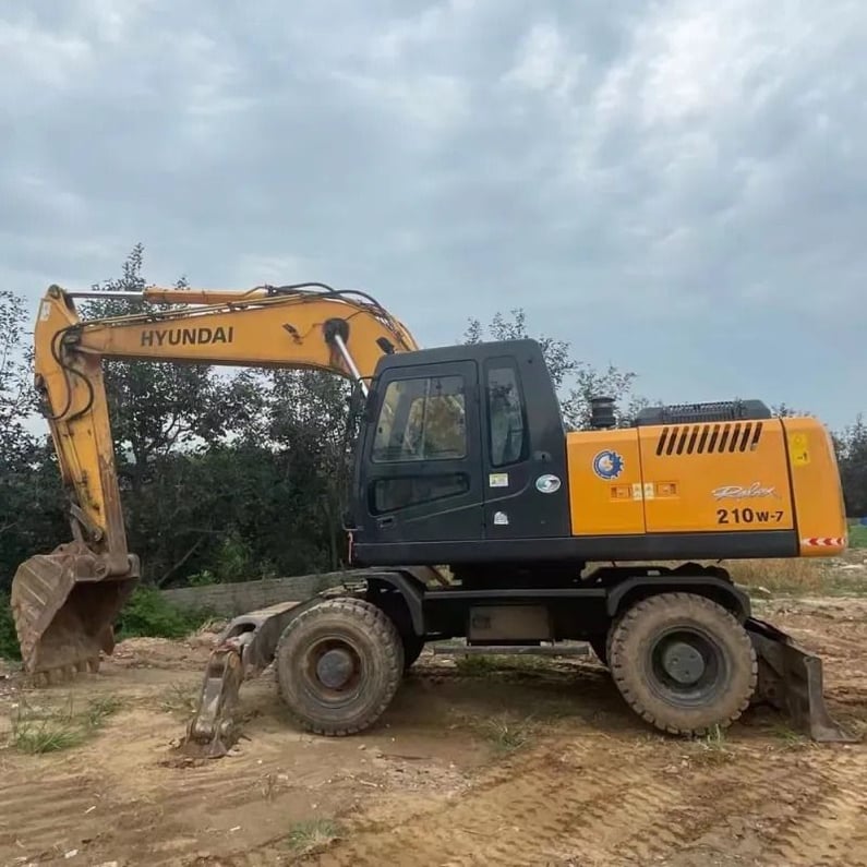 Hyundai R210W-9 Wheel Excavator