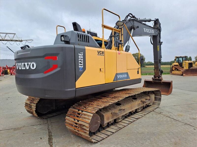 2015 Volvo EC220EL Crawler Excavator