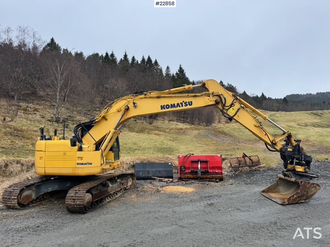 2011 Komatsu PC228USLC-8 Crawler Excavator