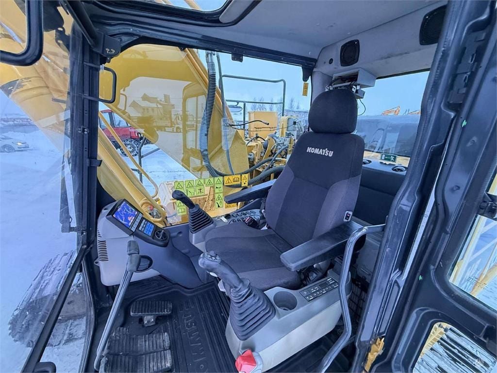 2015 Komatsu HB215LC-2 Crawler Excavator