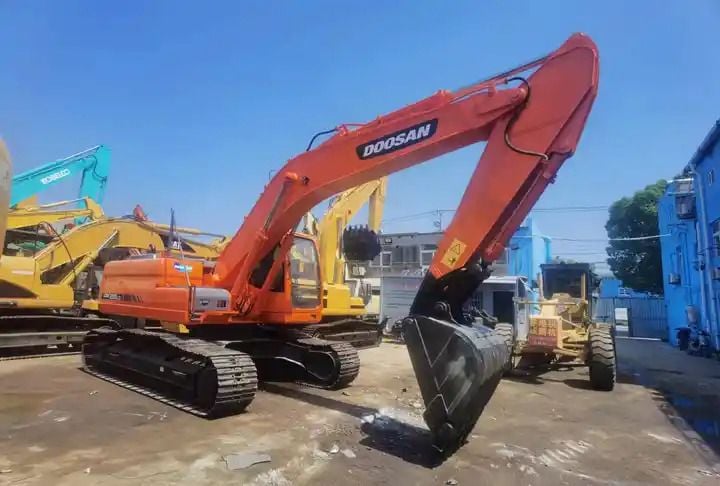 2021 Doosan DX225 Crawler Excavator