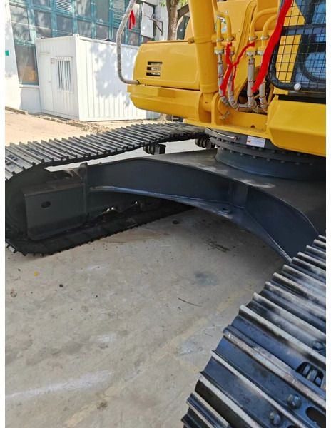 2025 Komatsu PC220-8 Crawler Excavator