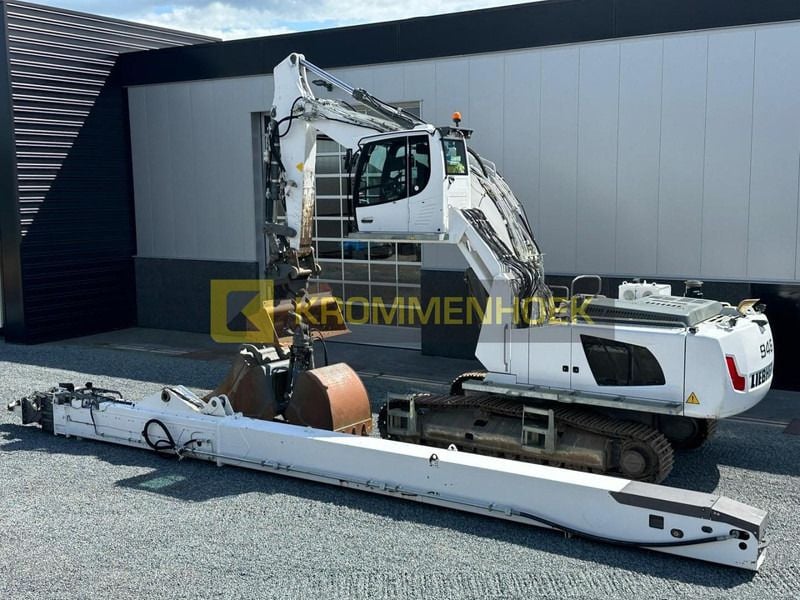 2018 Liebherr R946LC