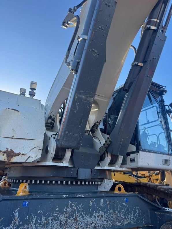2019 Liebherr R 9150 B Crawler Excavator