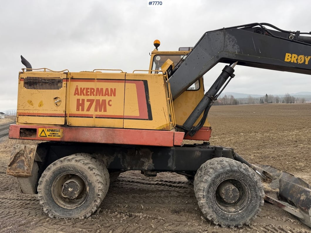 1986 Åkerman H7MC Wheel Excavator