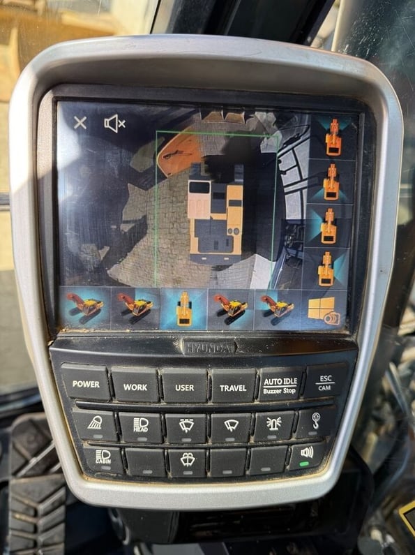 2020 Hyundai HX220L Crawler Excavator