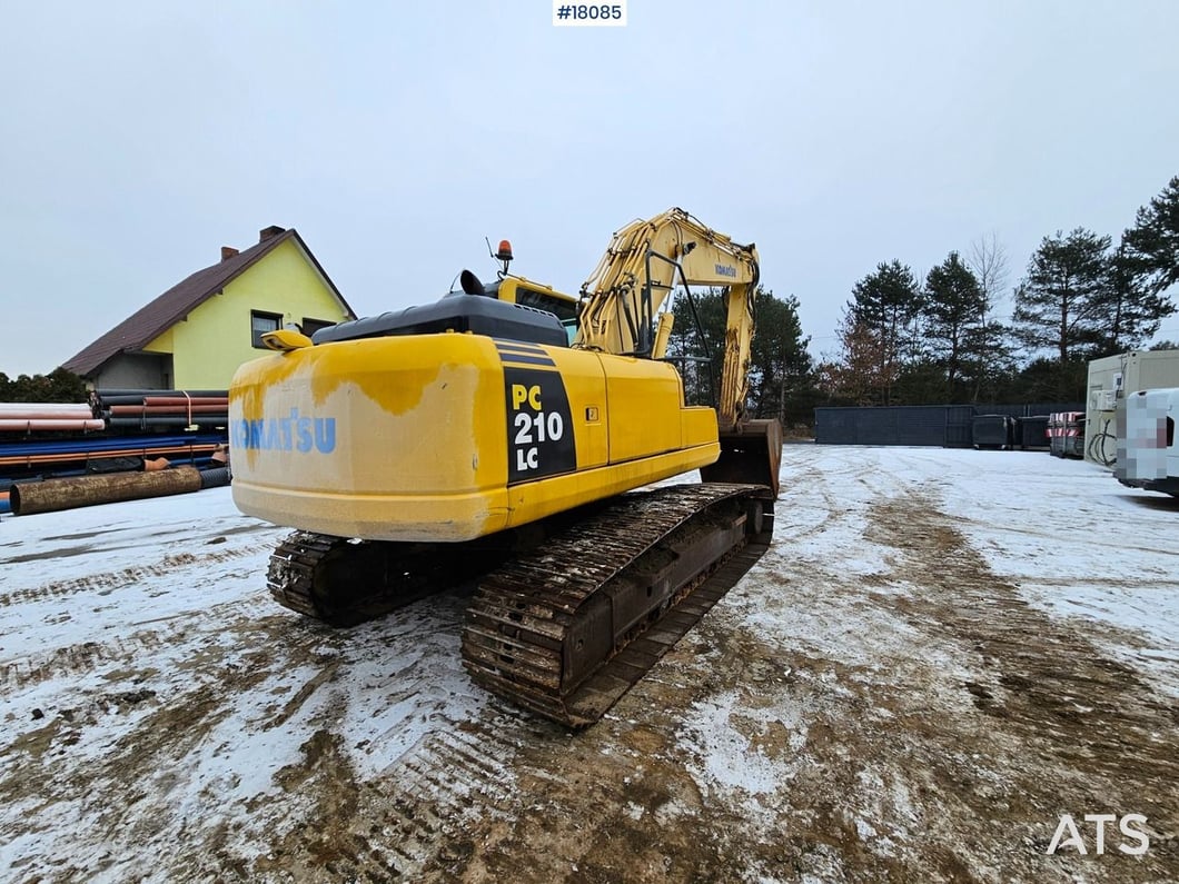 2011 Komatsu PC210LC-8 Crawler Excavator