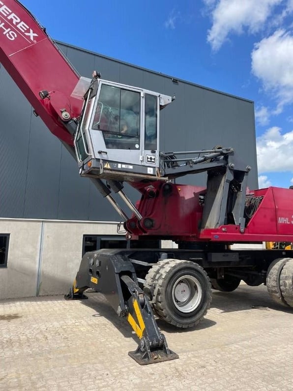 2011 Fuchs MHL380 Material Handler