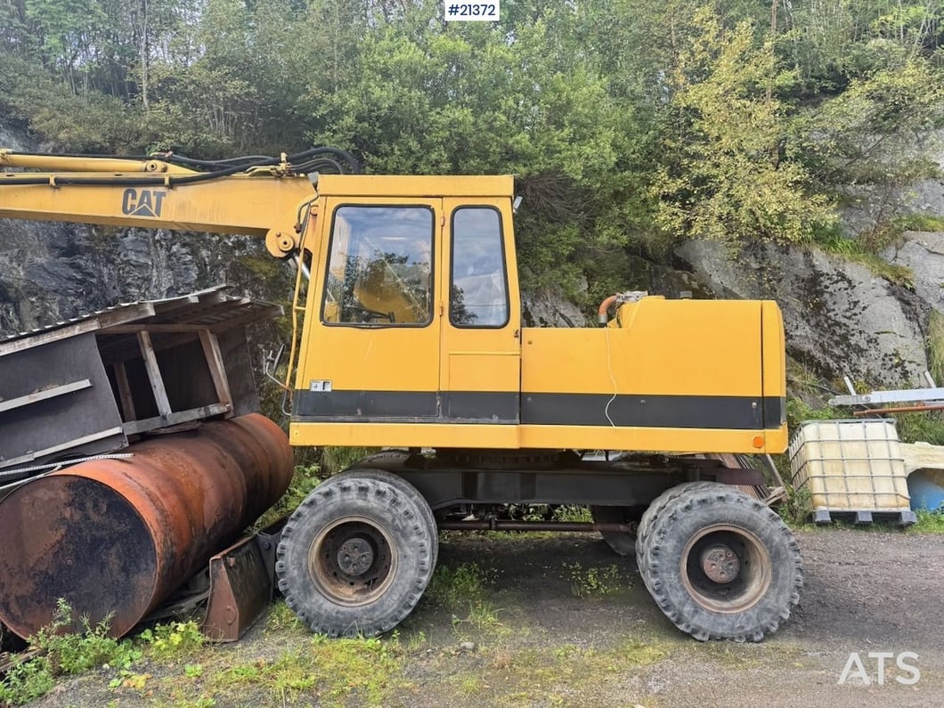 1994 Caterpillar 212B Wheel Excavator