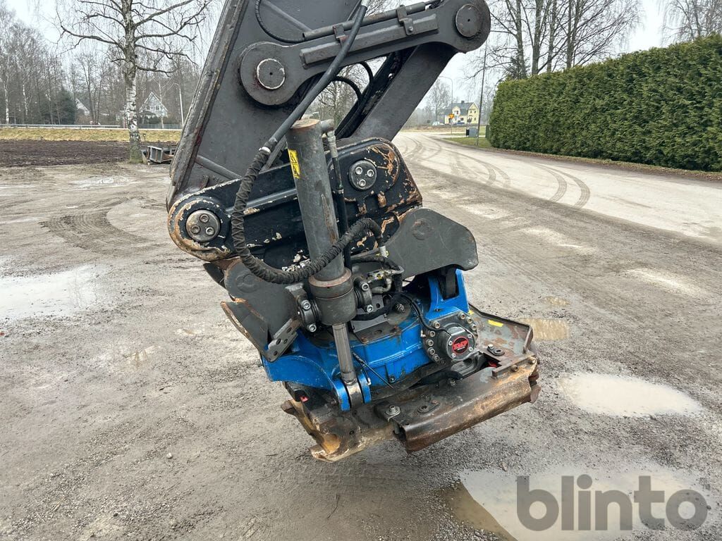 2011 Volvo EC250DL Crawler Excavator
