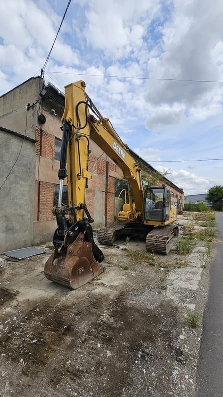 2005 John Deere 200C LC Crawler Excavator