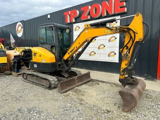 2016 Bobcat E35 Mini Excavator